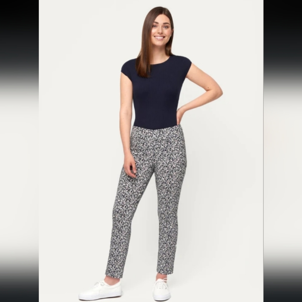 Davina Black and white floral print  Ankle Pants Sz 8 Regular